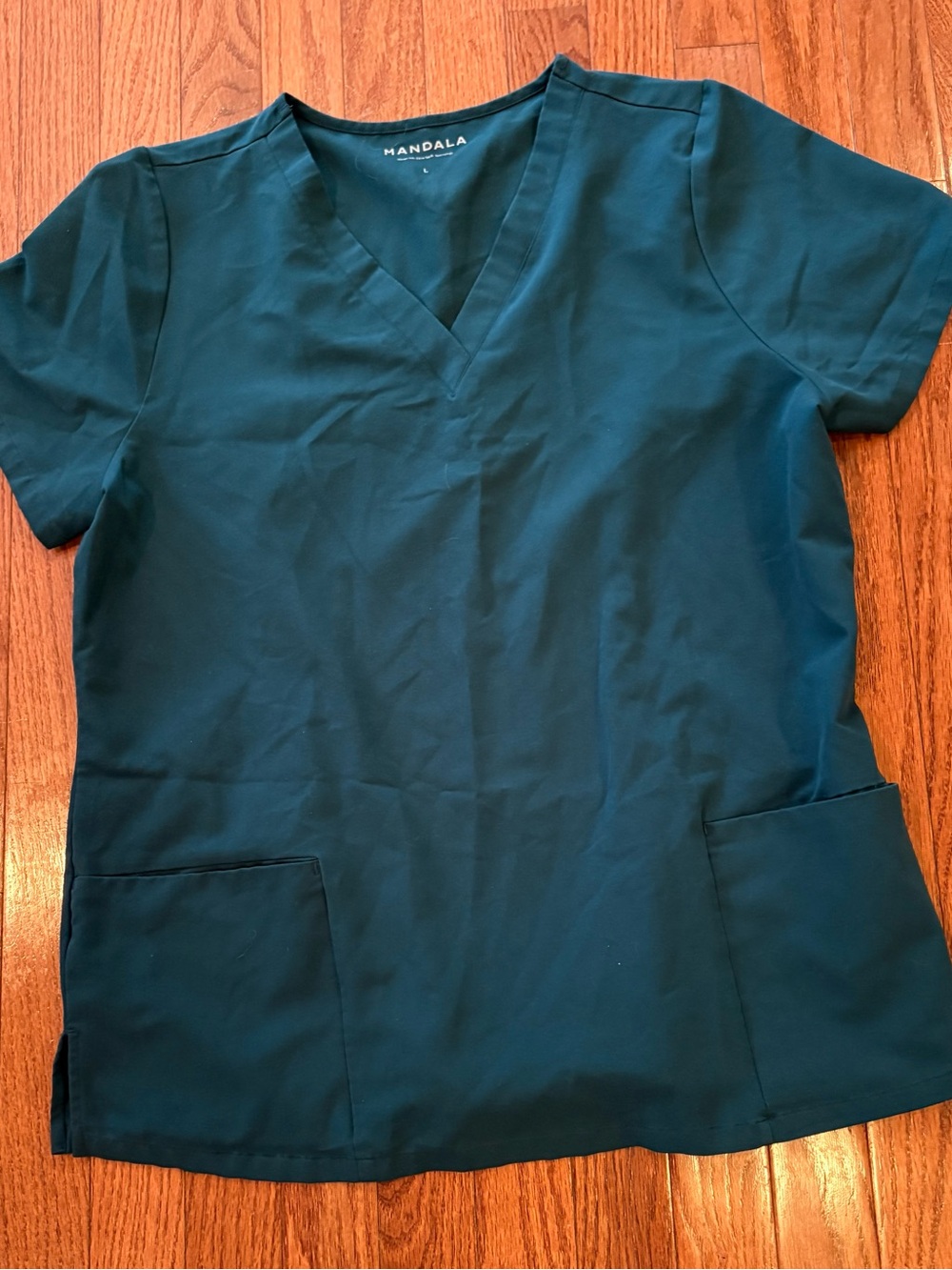 Mandala Equa-Tek medical scrub top size large Teal V-Nevk short sleeve.
